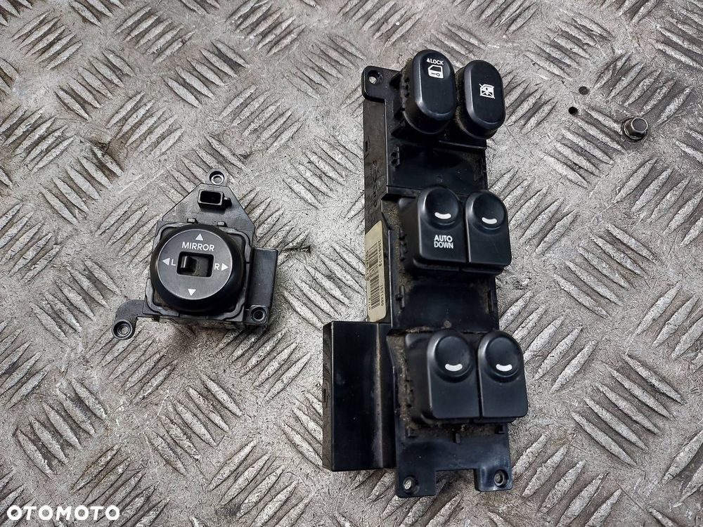 PANEL PRZEŁĄCZNIK STEROWANIA SZYB + LUSTEREK HYUNDAI I30 I 93570-2L000 - 1