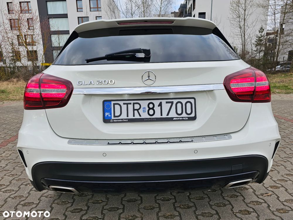 Mercedes-Benz GLA 200 7G-DCT AMG Line - 10