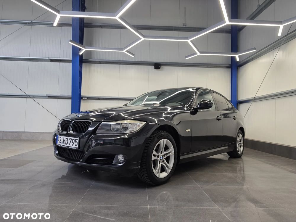 BMW Seria 3 318i - 1
