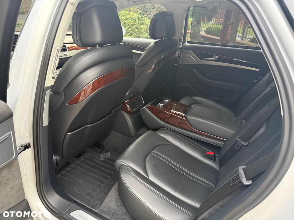 Audi A8 4.2 TDI Quattro - 14