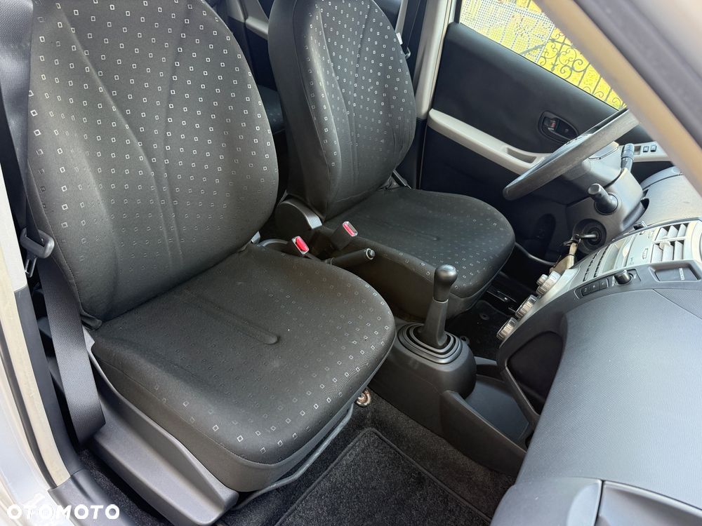 Toyota Yaris - 20