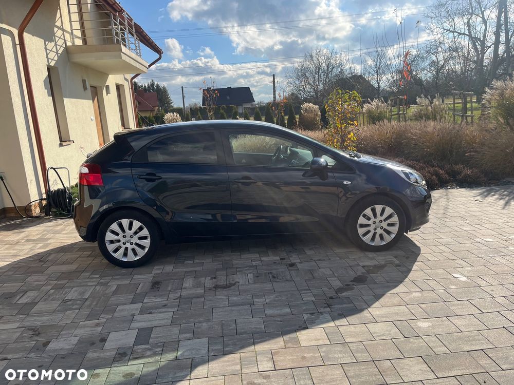 Kia Rio 1.2 Attract - 12