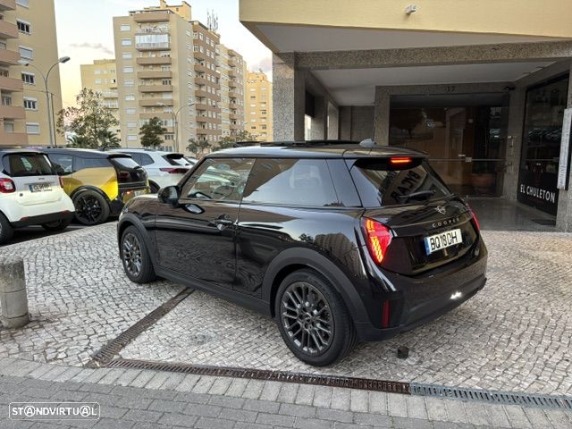 MINI 3 Portas Cooper C Essential - 32