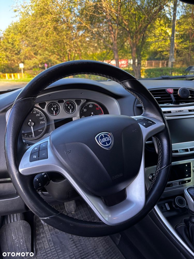 Lancia Delta 1.6 MultiJet 16v Gold - 11