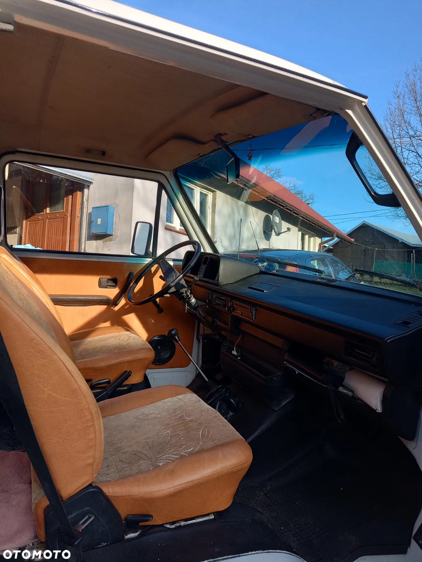 Volkswagen Transporter - 2