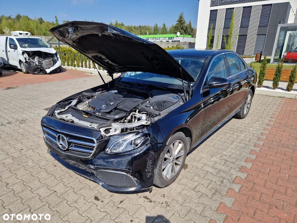 Mercedes-Benz Klasa E 200 d 9G-TRONIC - 16