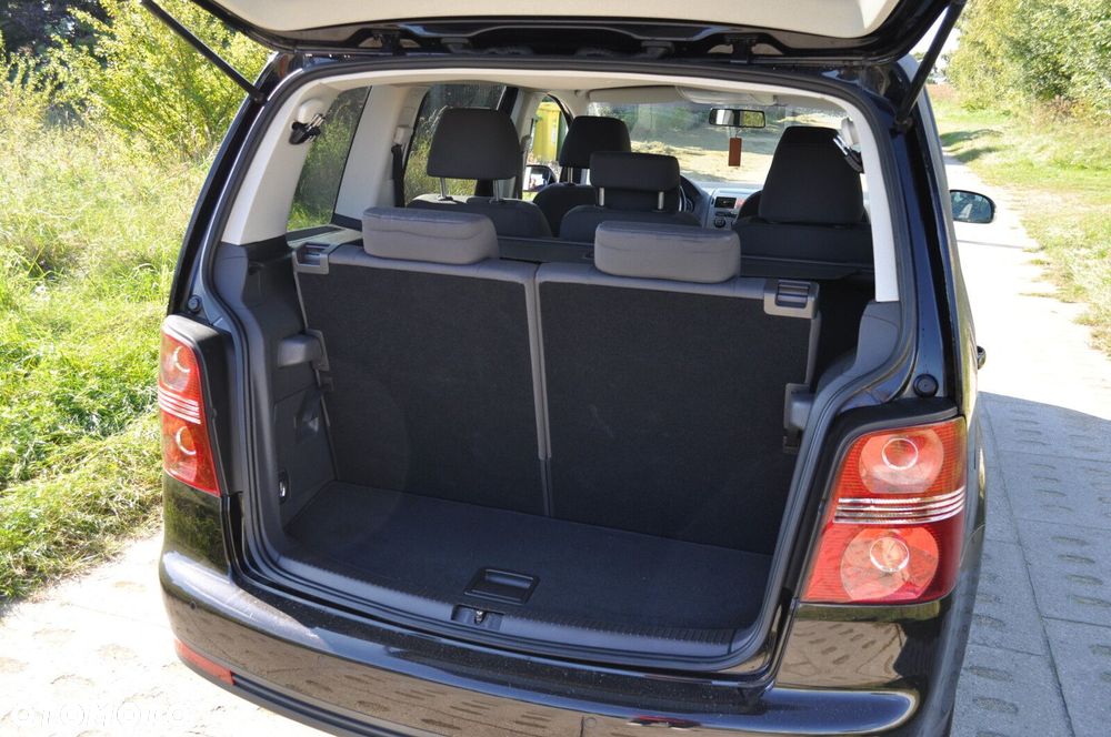 Volkswagen Touran - 14