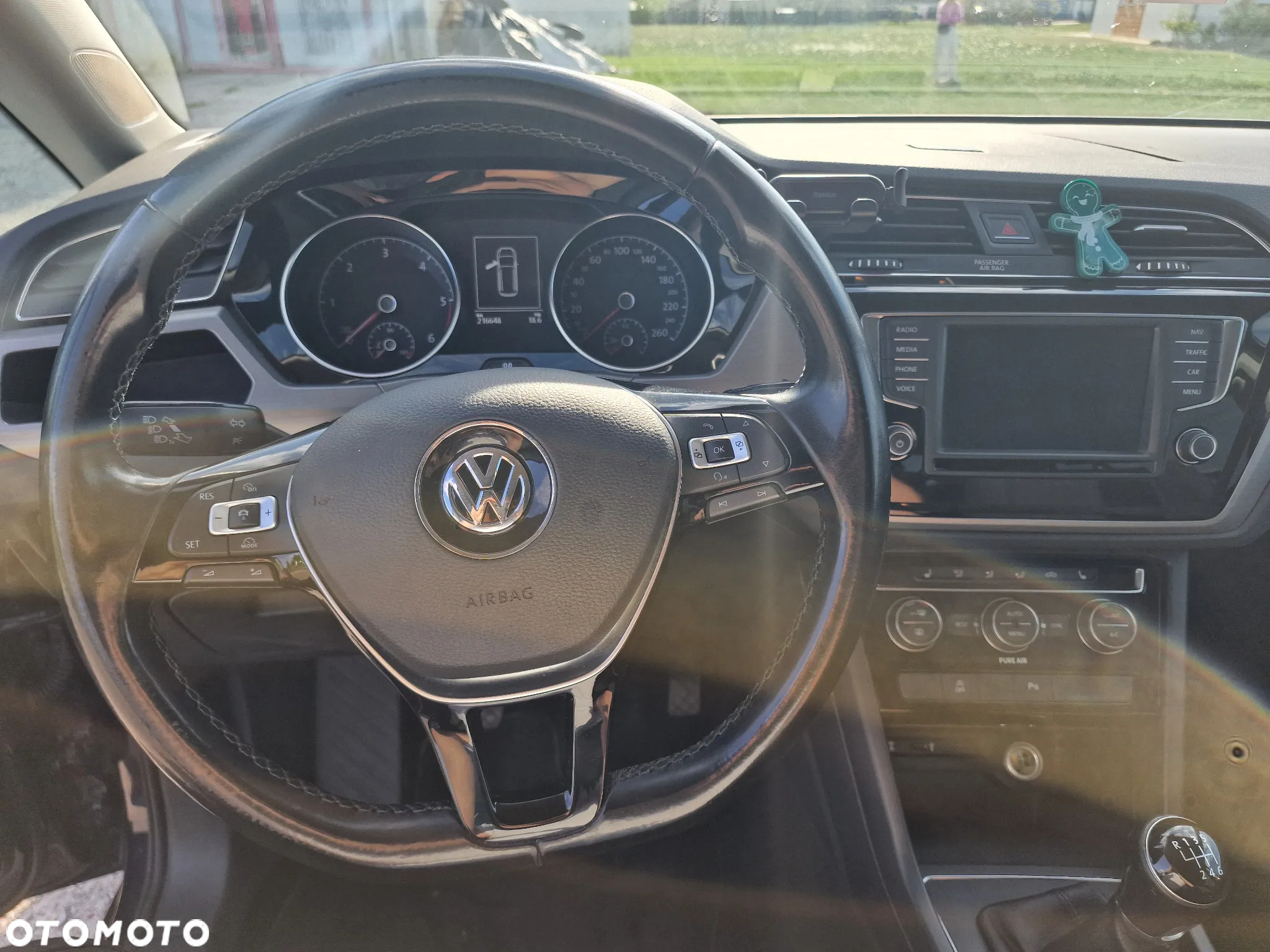 Volkswagen Touran 2.0 TDI BMT Comfortline - 13