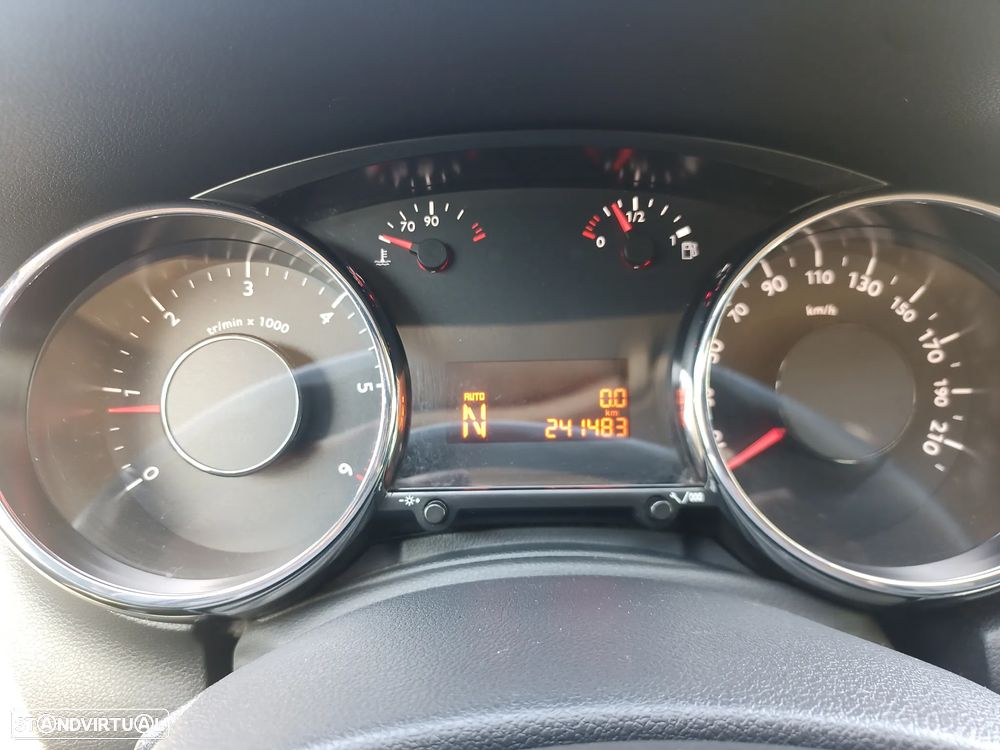 Peugeot 5008 1.6 BlueHDi Allure EAT6 - 3