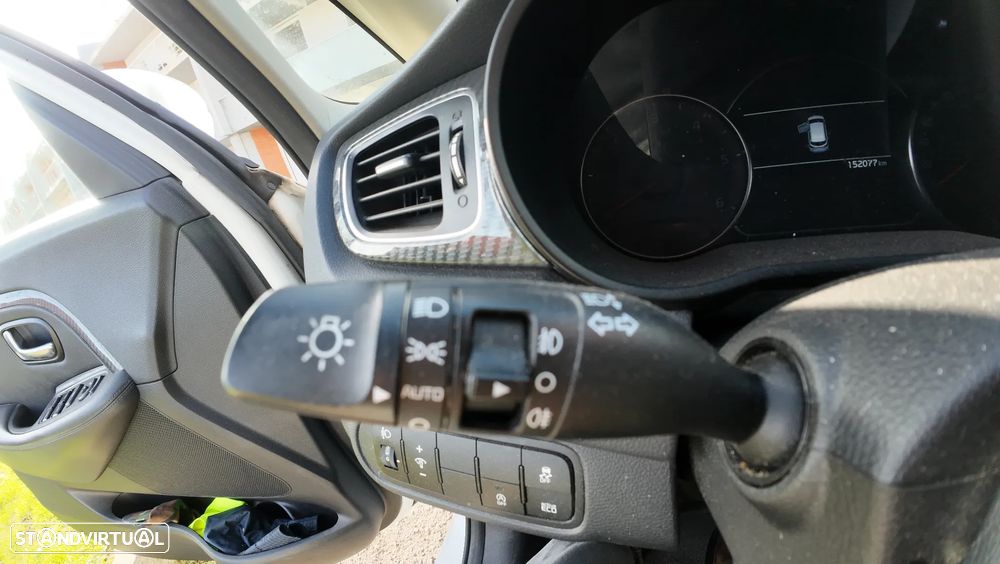 Kia Carens 1.7 CRDi ISG TX Aut. - 6