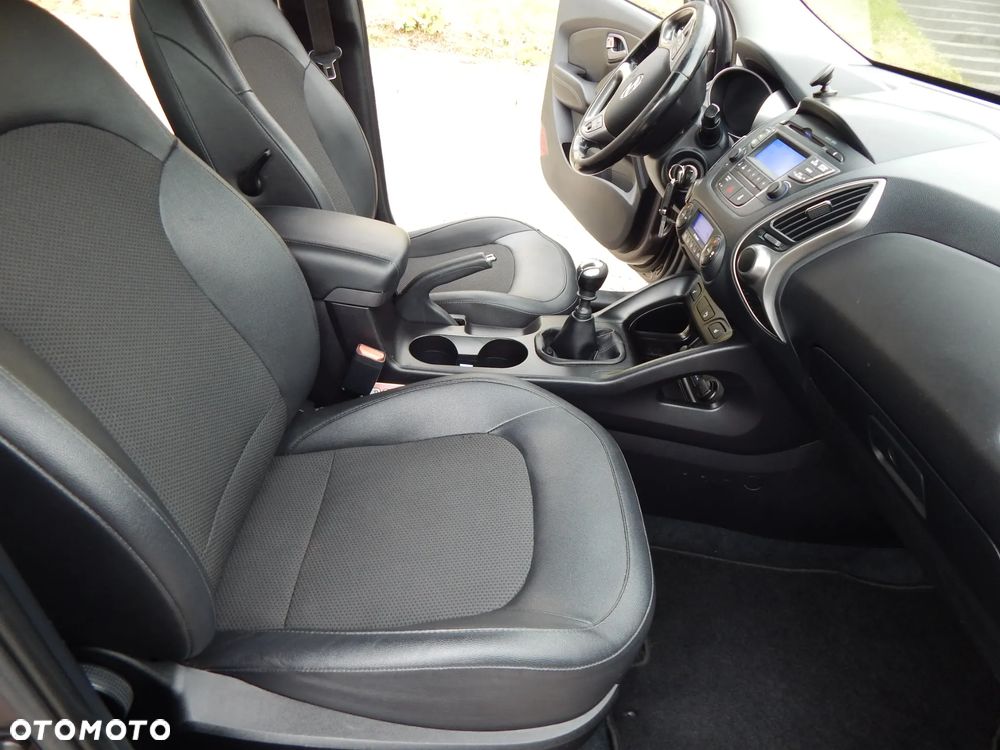 Hyundai ix35 1.6 2WD UEFA EURO 2012 Edition - 16