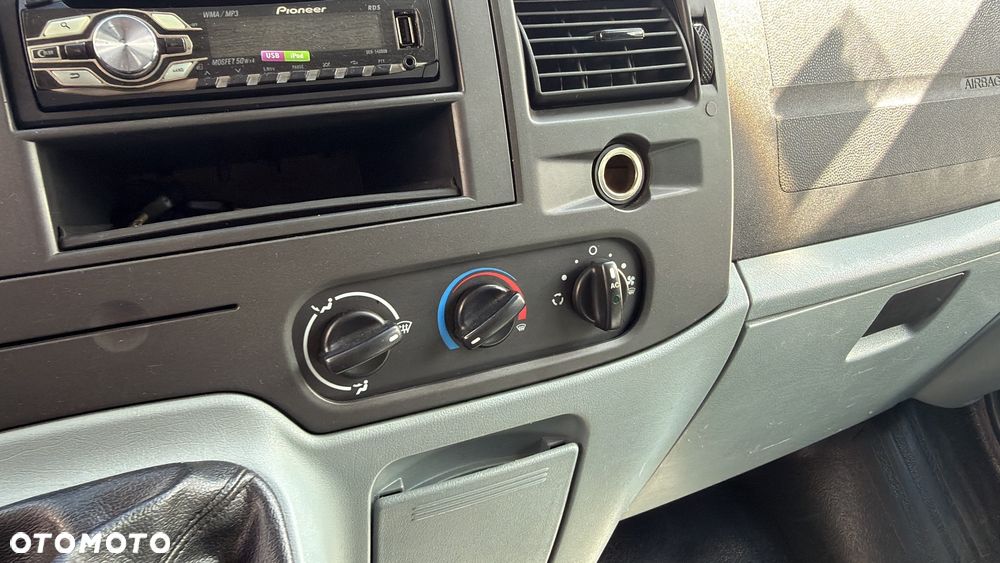 Ford Transit - 22