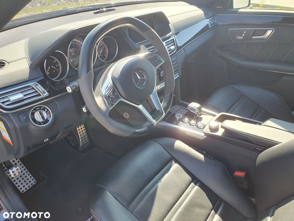 Mercedes-Benz Klasa E 63 AMG S 4-Matic - 14