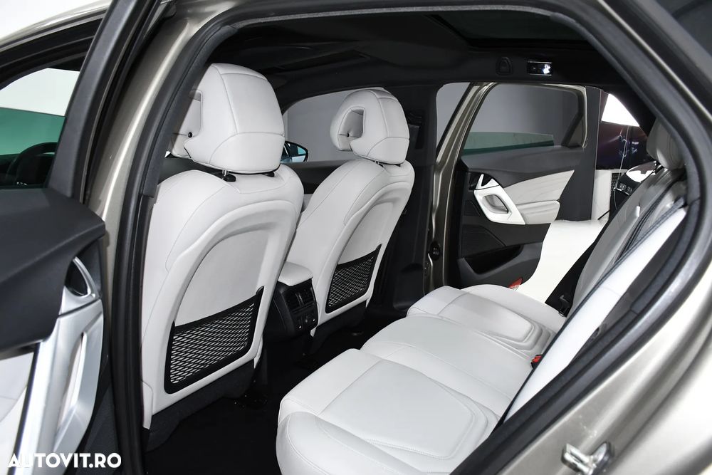 Citroën DS5 Hybrid4 EGS6 SportChic - 17