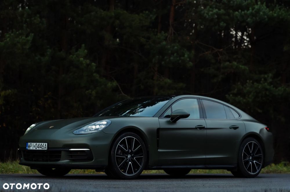 Porsche Panamera Standard - 1