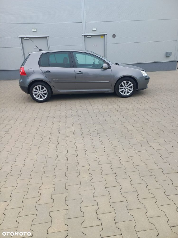 Volkswagen Golf 1.9 TDI DPF United BlueMotion - 2