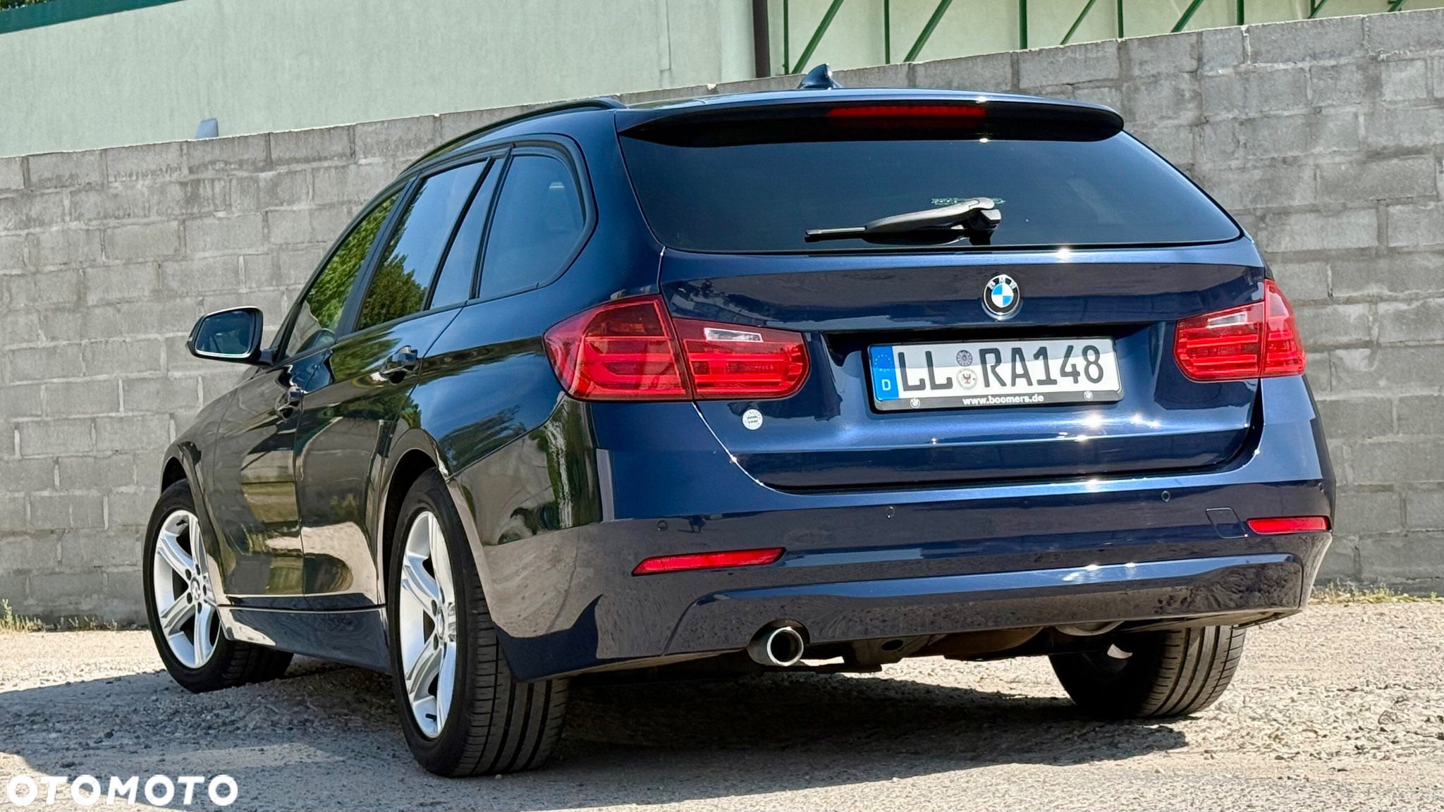 BMW Seria 3 318d DPF Touring Edition Exclusive - 12