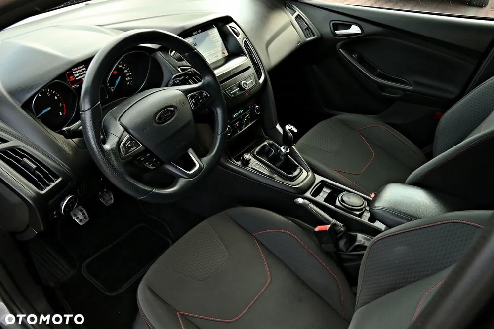 Ford Focus 1.0 EcoBoost Start-Stopp-System ST-LINE X - 5