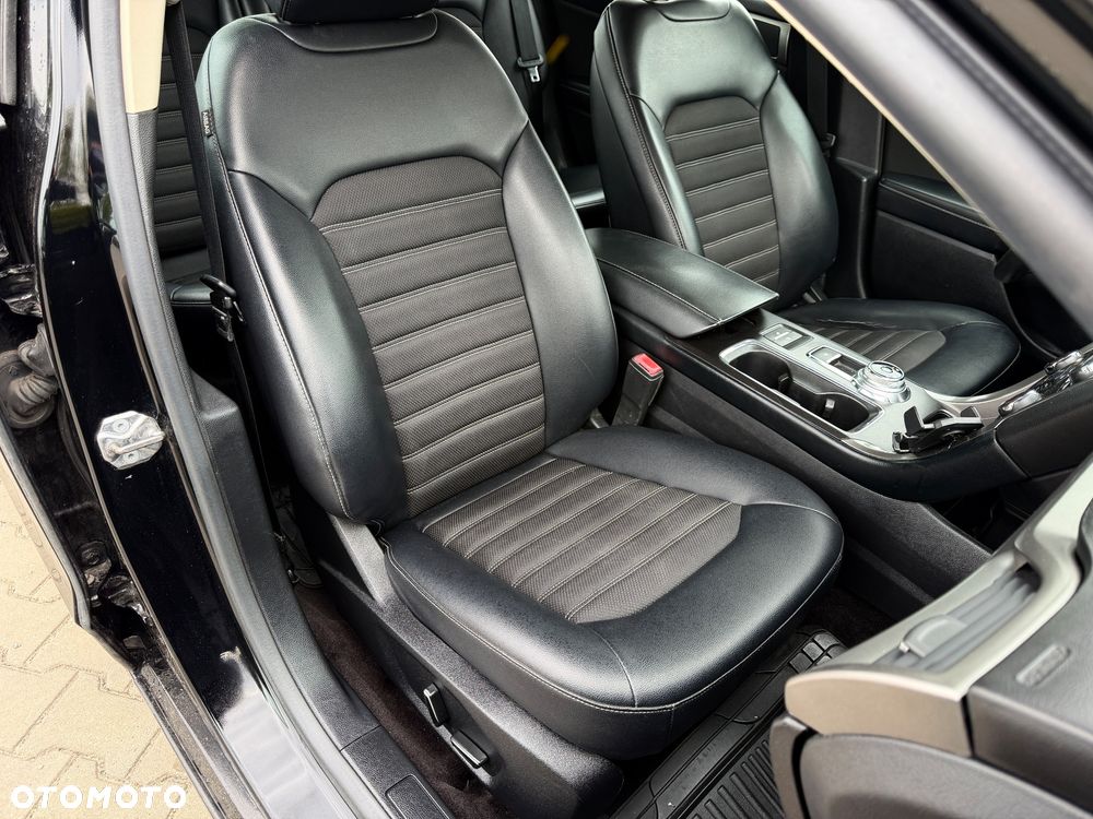 Ford Fusion - 10