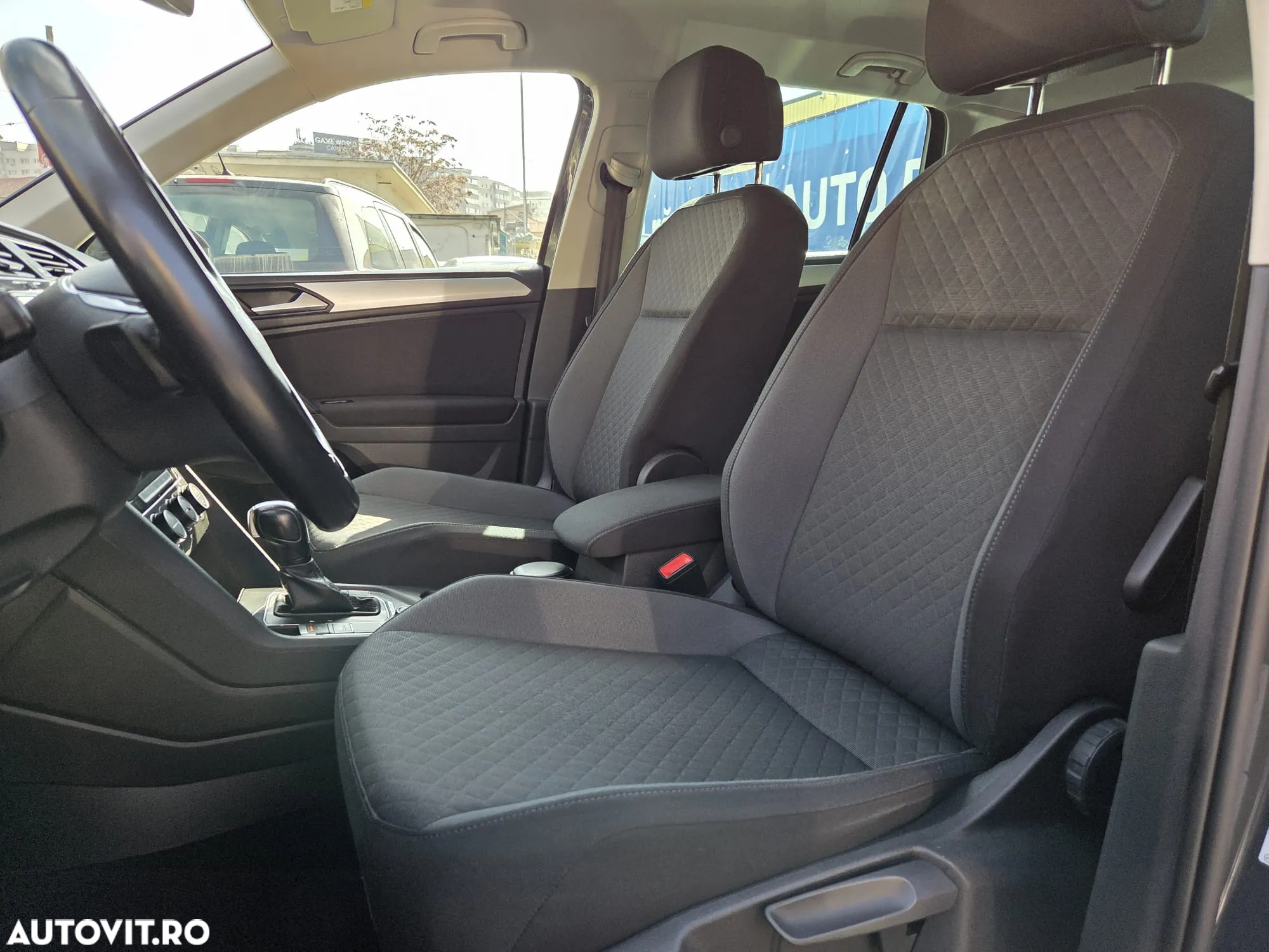 Volkswagen Tiguan 2.0 TDI 4Mot DSG Comfortline - 8