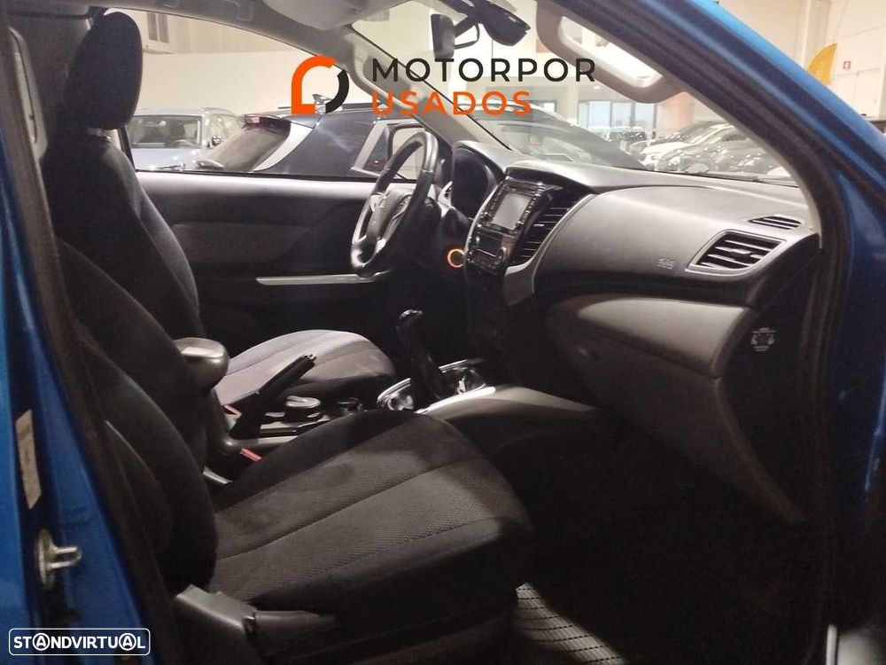 Mitsubishi L200 2.4 DI-D Club Intense Strakar 4WD - 24