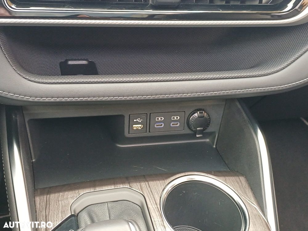 Toyota Highlander 2.5 L Dynamic Force 248CP Luxury Metallic - 25