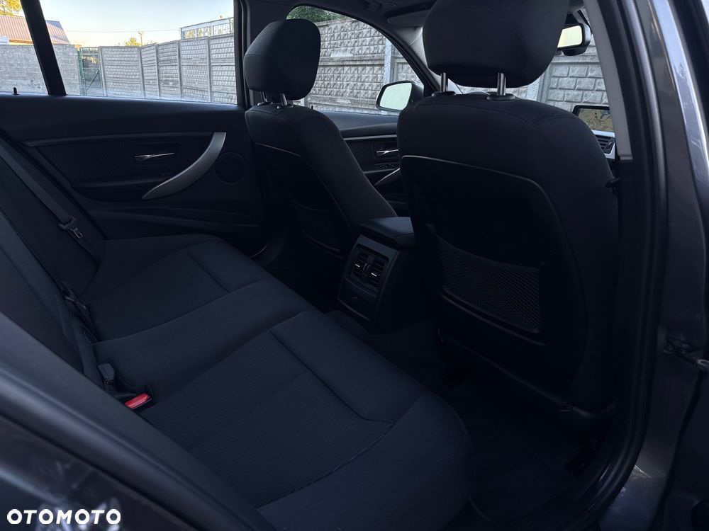 BMW Seria 3 - 12