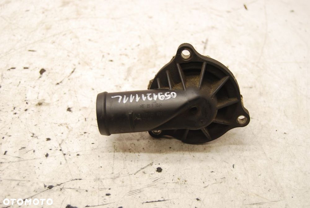 OBUDOWA TERMOSTATU 059121111L AUDI A4 B7 2.7 TDI A6 C6 - 1