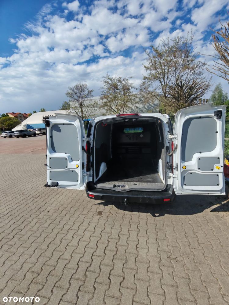 Ford Transit Connect - 8