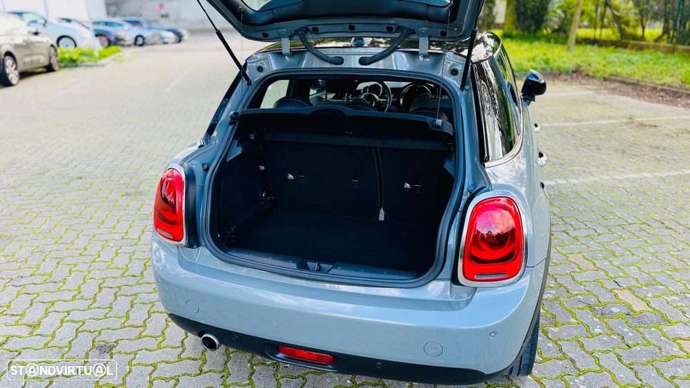 MINI 5 Portas Cooper D Auto - 17