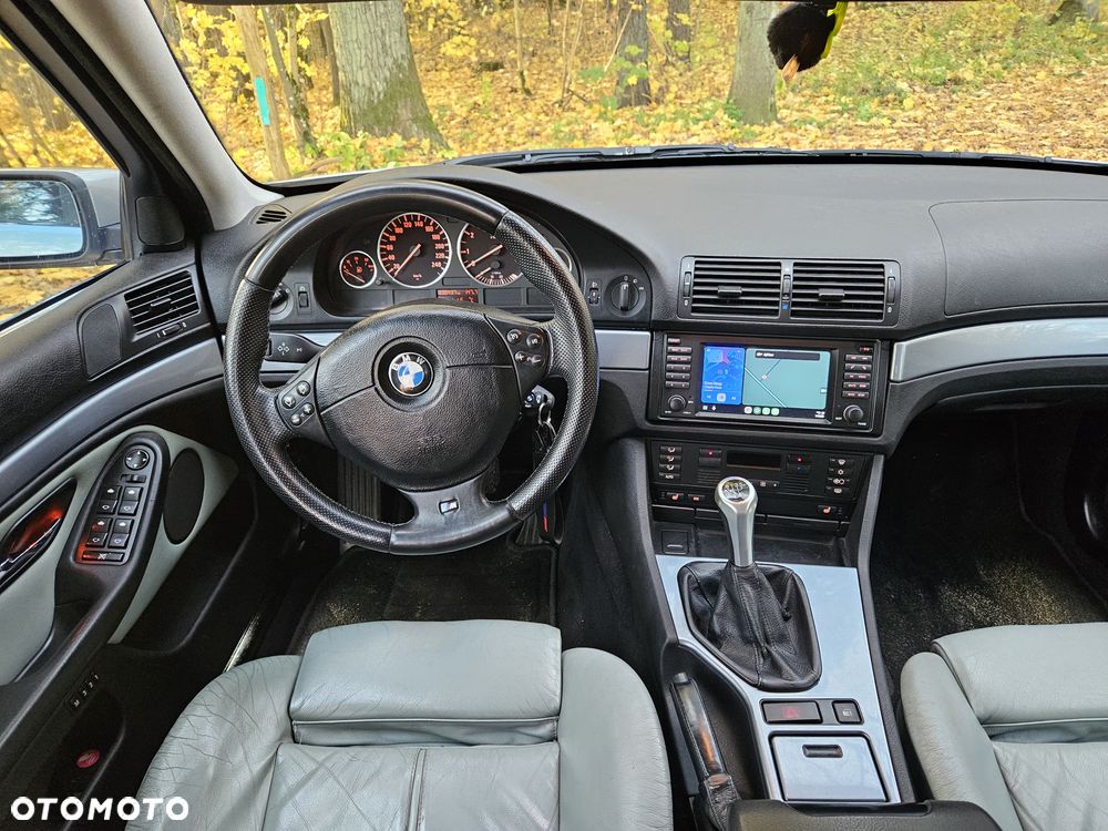BMW Seria 5 525i - 6