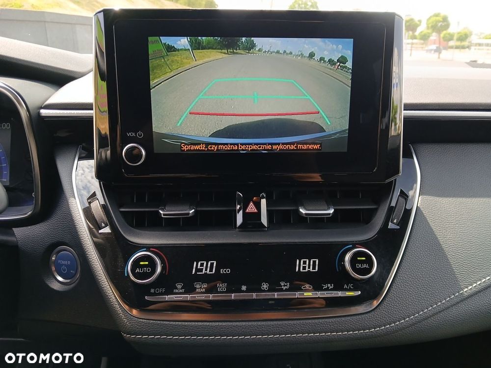 Toyota Corolla 1.8 Hybrid Comfort - 33