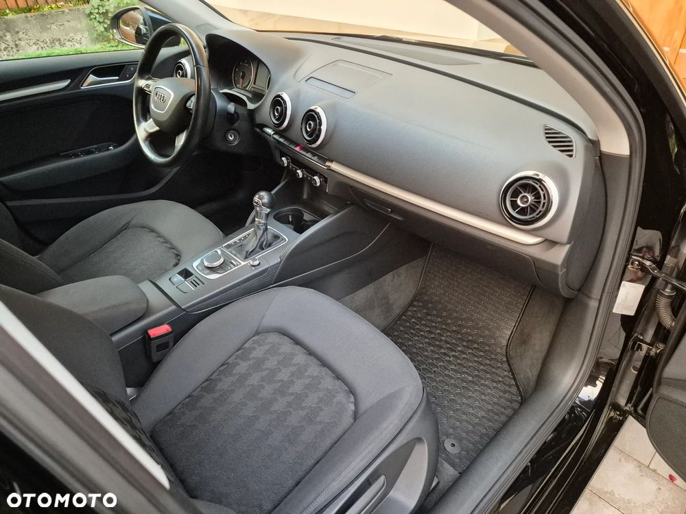 Audi A3 Sportback 1.6 TDI (clean diesel) S tronic Ambiente - 10