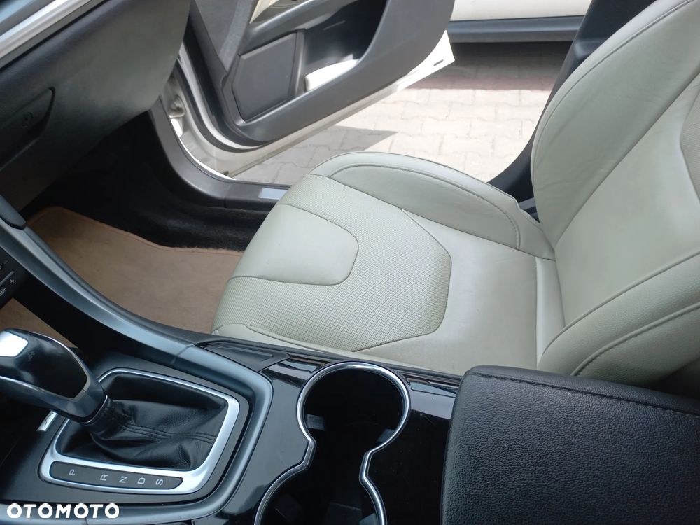 Ford Fusion 2.0 EcoBoost Titanium - 10