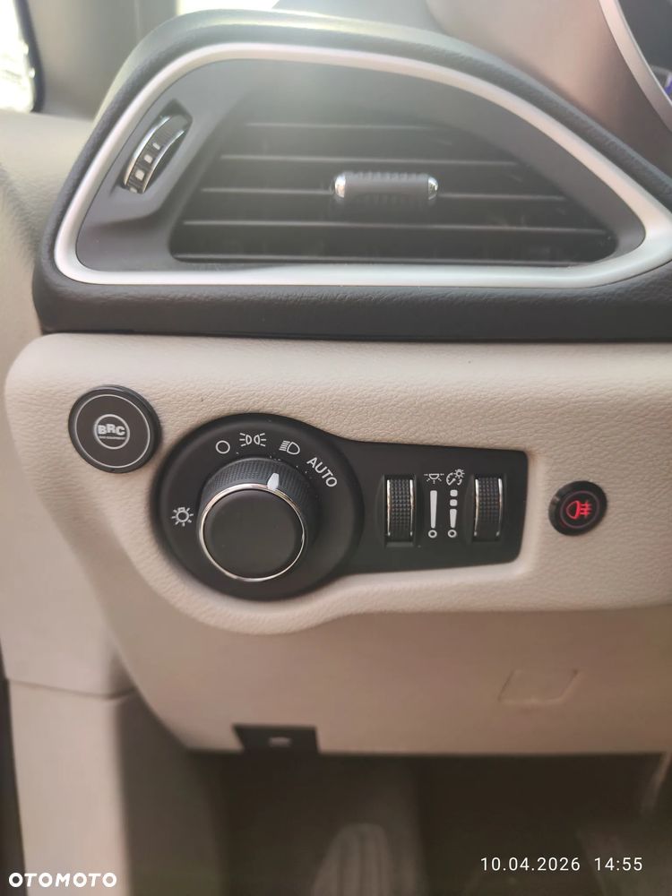 Chrysler Pacifica - 9