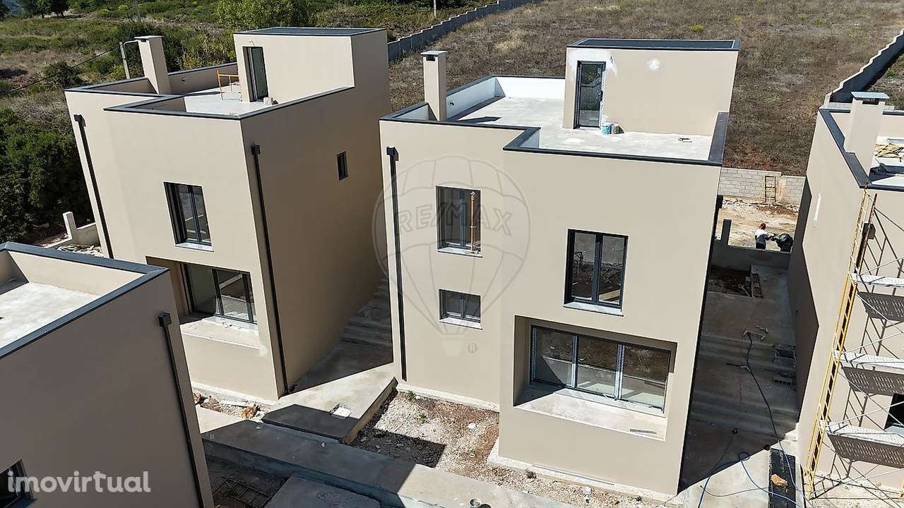 Moradia T4 para venda - Grande imagem: 2/11