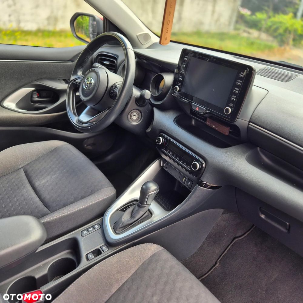 Toyota Yaris Hybrid 100 Active - 12