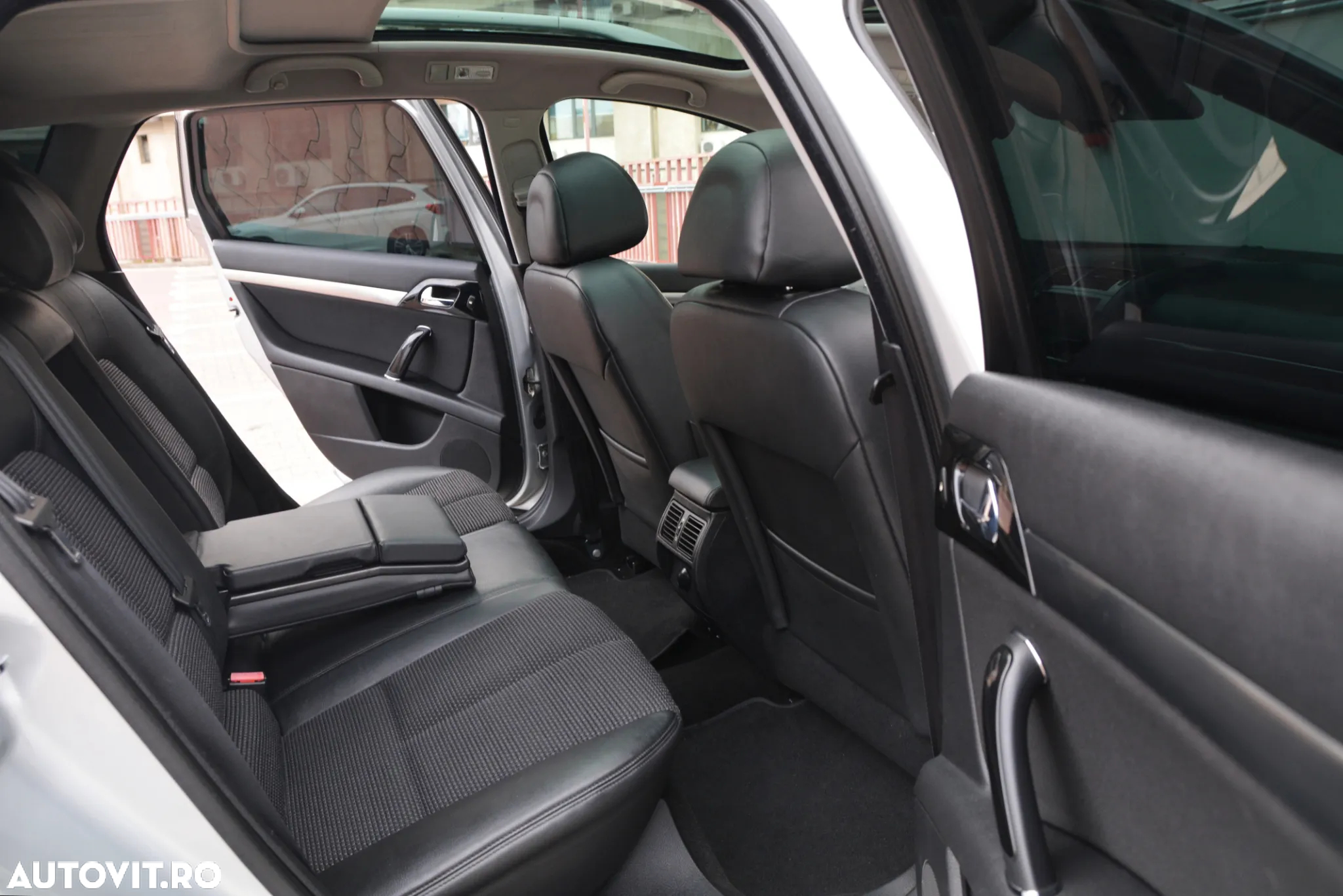 Peugeot 407 - 14