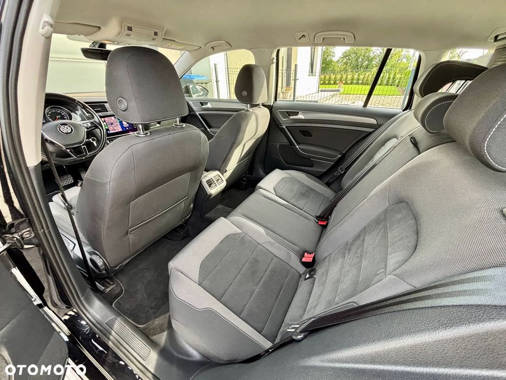 Volkswagen Golf 1.6 TDI SCR DSG Comfortline - 23