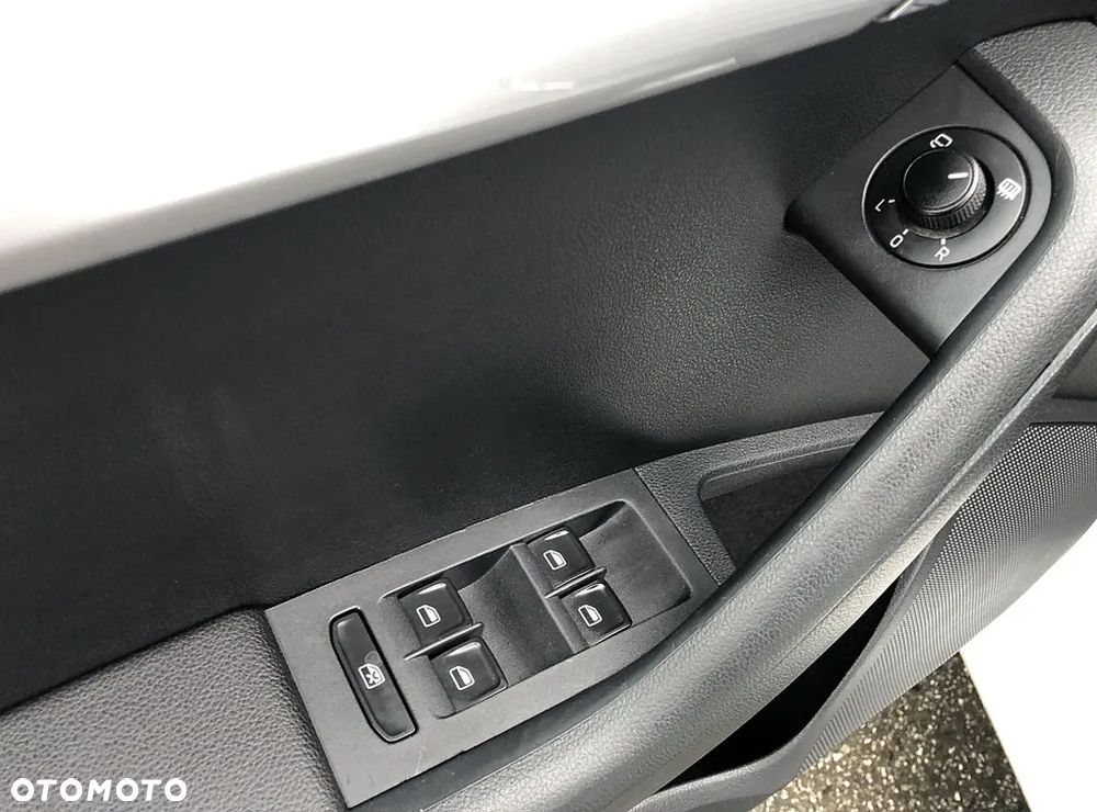 Skoda Octavia 1.6 TDI Elegance DSG - 26