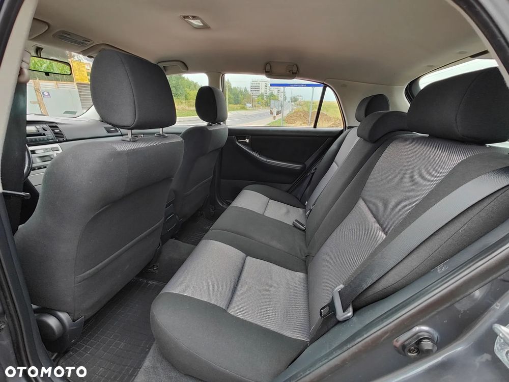 Toyota Corolla 1.6 VVT-i Sol - 17