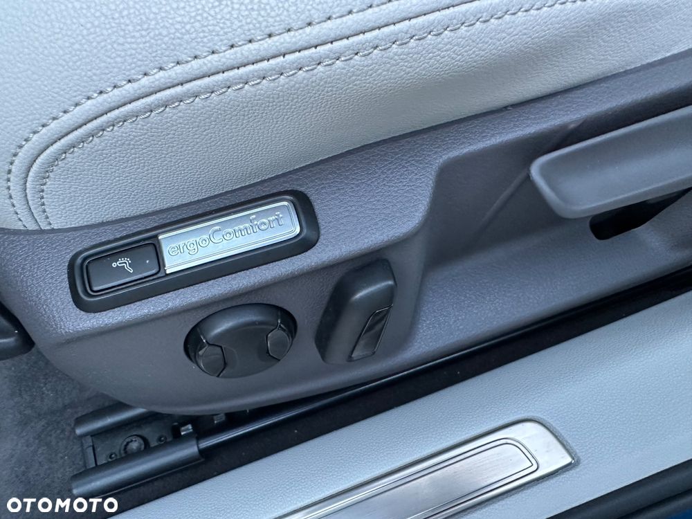 Volkswagen Passat Variant 2.0 TDI SCR DSG Elegance - 30