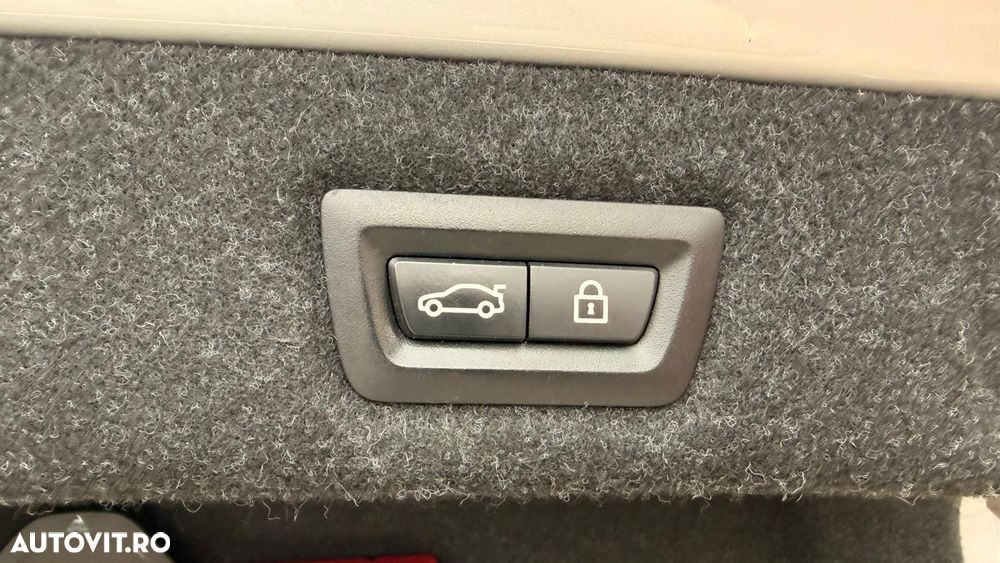 BMW Seria 5 520i Aut. Luxury Line - 31