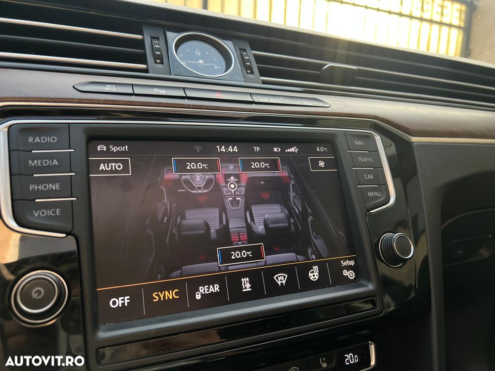 Volkswagen Passat - 35