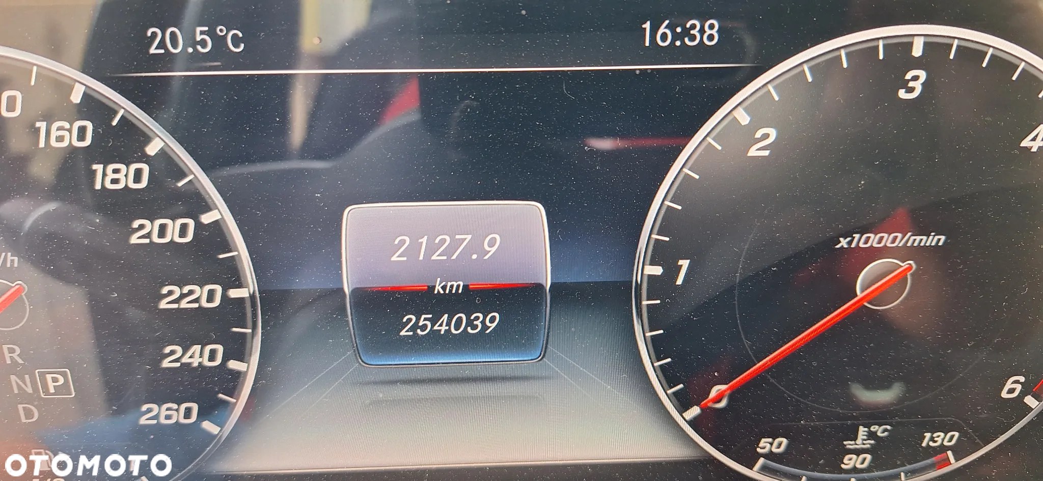 Mercedes-Benz Klasa E 220 d 4Matic T 9G-TRONIC - 14