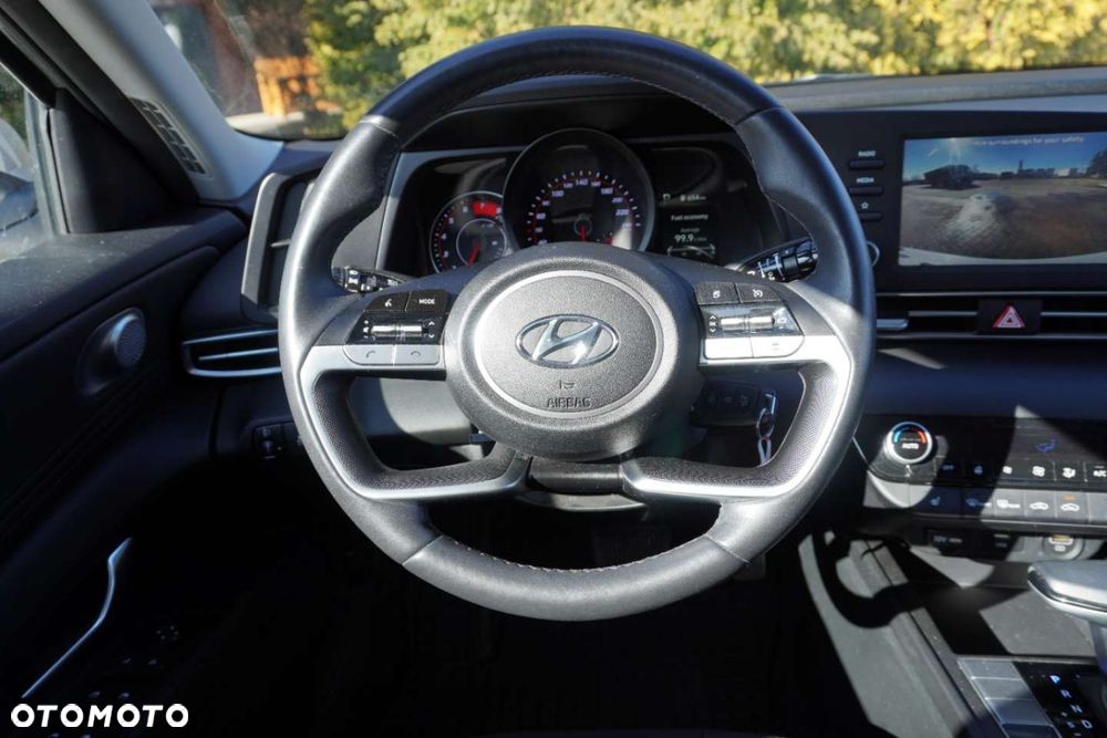 Hyundai Elantra - 13