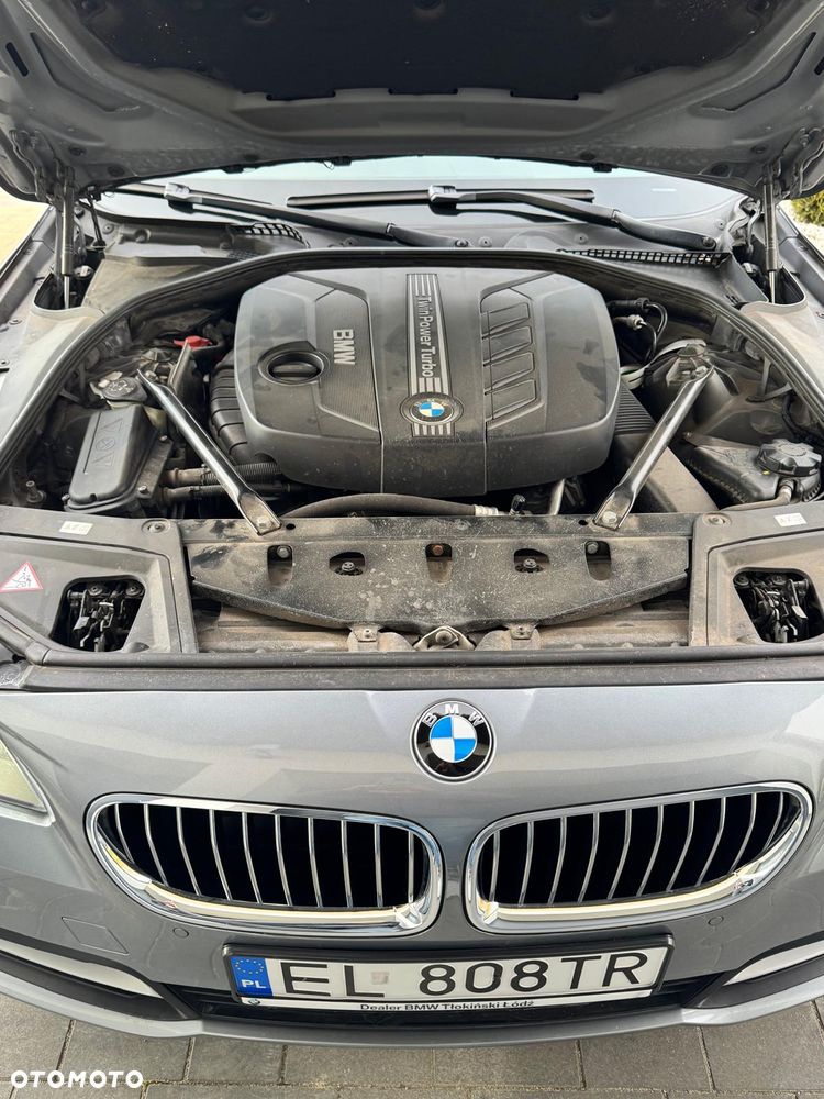 BMW Seria 5 525d xDrive - 23