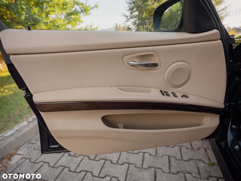 BMW Seria 3 318i - 31
