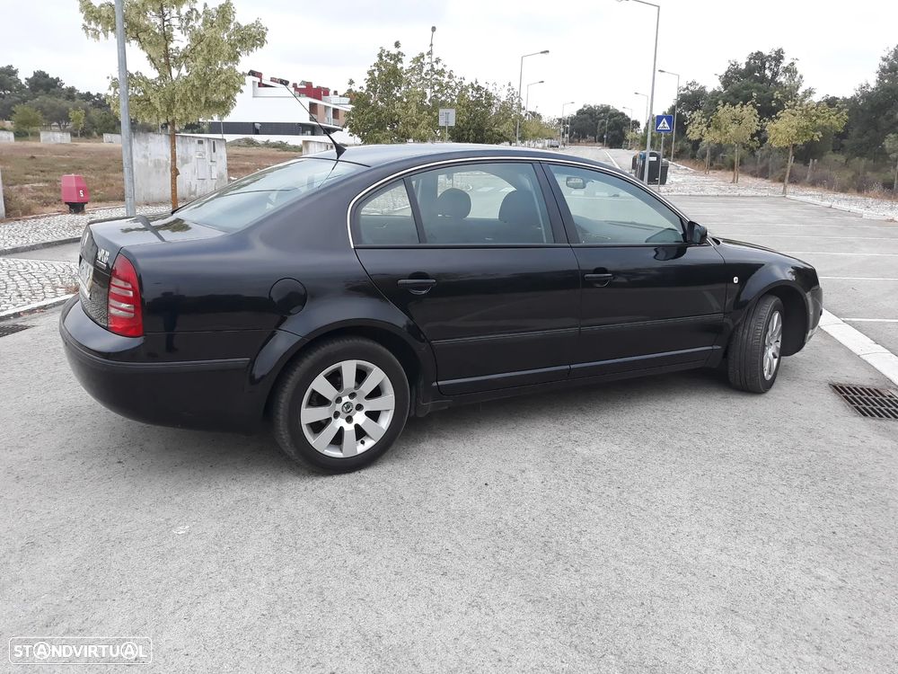 Skoda Superb 1,9 TDI Comfort - 1