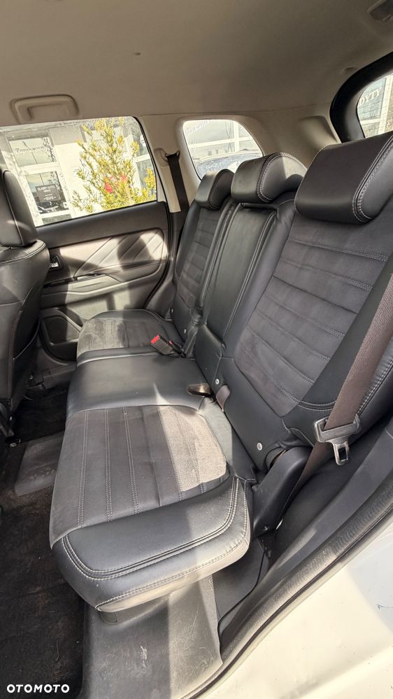 Mitsubishi Outlander 2.4 4WD Diamant+ - 10